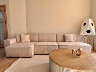 Beige elementen bank in rechtse opstelling, 2025